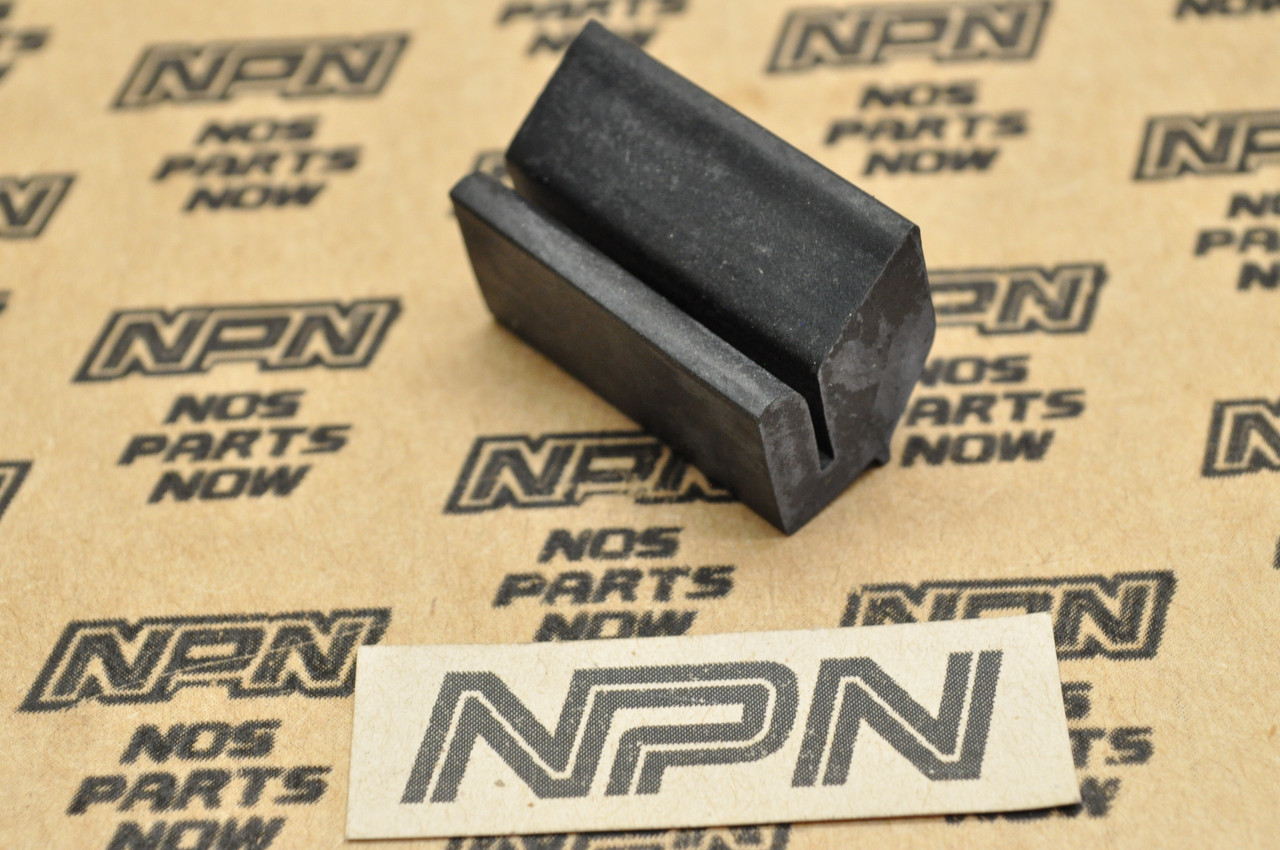 NOS Honda 1993-94 CBR600 F2 Super Sport Gas Fuel Tank Mount Rubber 17516-MV9-900