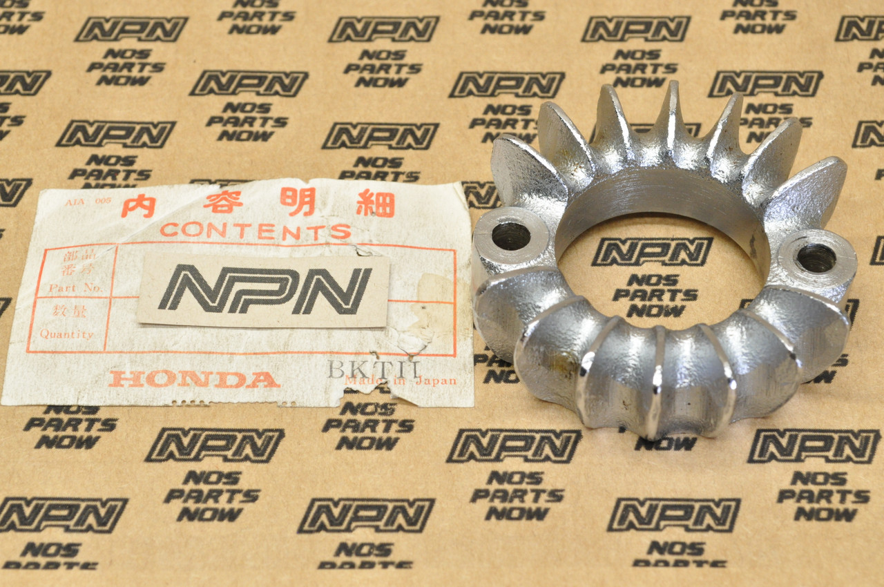 NOS Honda CB500 CB550 CL100 CL125 SL100 SL125 XL100 Exhaust Flange 18231-323-000