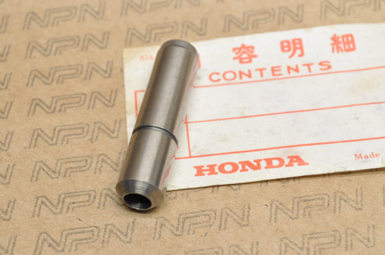 NOS Honda CA72 CA77 CB72 CB77 CL72 CL77 Exhaust Valve Guide 12023-259-000