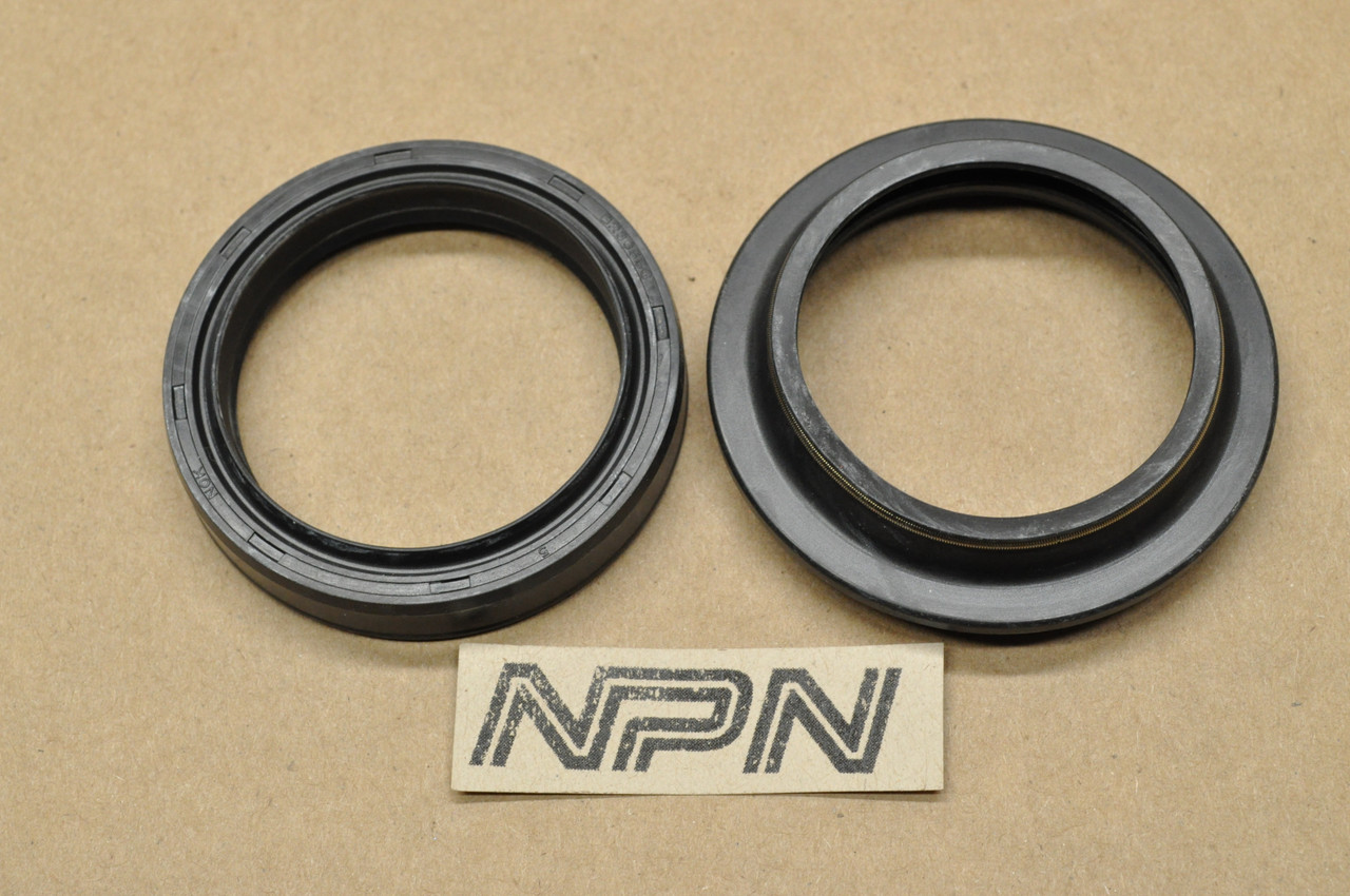 NOS Honda 1994-96 CR125 R 1995 CR250 R CR500 R Front Fork Seal Set 51490-KZ4-305