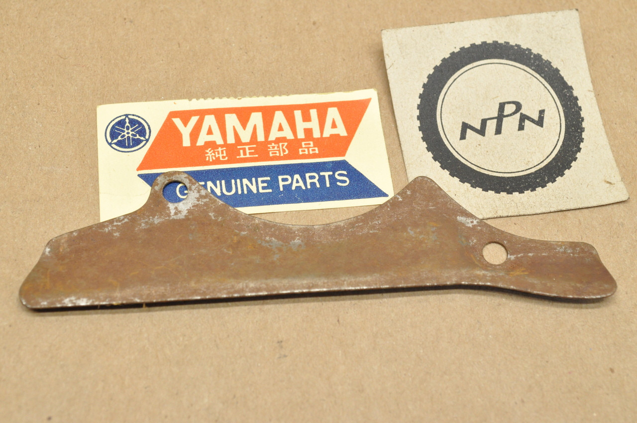 NOS Yamaha DT1 DT2 DT3 RT1 RT2 RT3 YZ250 YZ360 Crank Case Cover Plate 214-15492-00