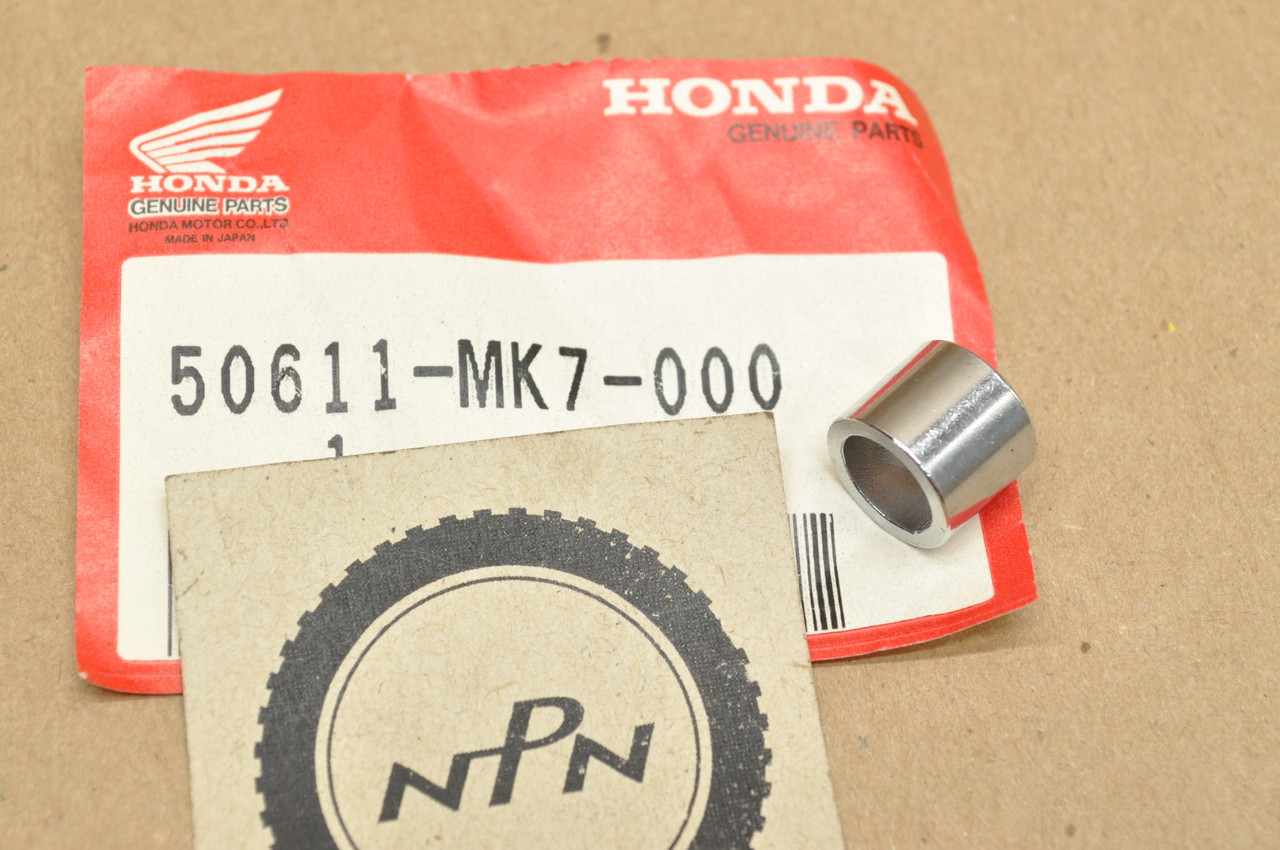 NOS Honda 1986-87 VT700 C 1988 VT800 C Shadow Foot Step Peg Collar 50611-MK7-000