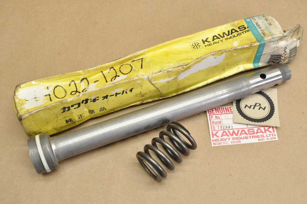 NOS Kawasaki 1988-1993 ZX600 600R Ninja Fork Cylinder 44022-1203