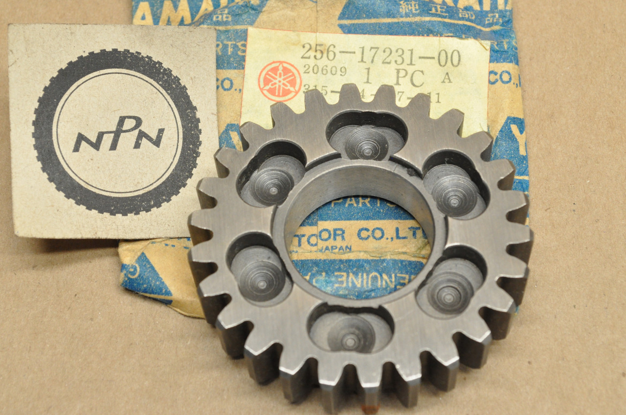 NOS Yamaha TX650 TX750 XS1 XS2 XS650 Third 3rd Wheel Gear 26T 256-17231-00