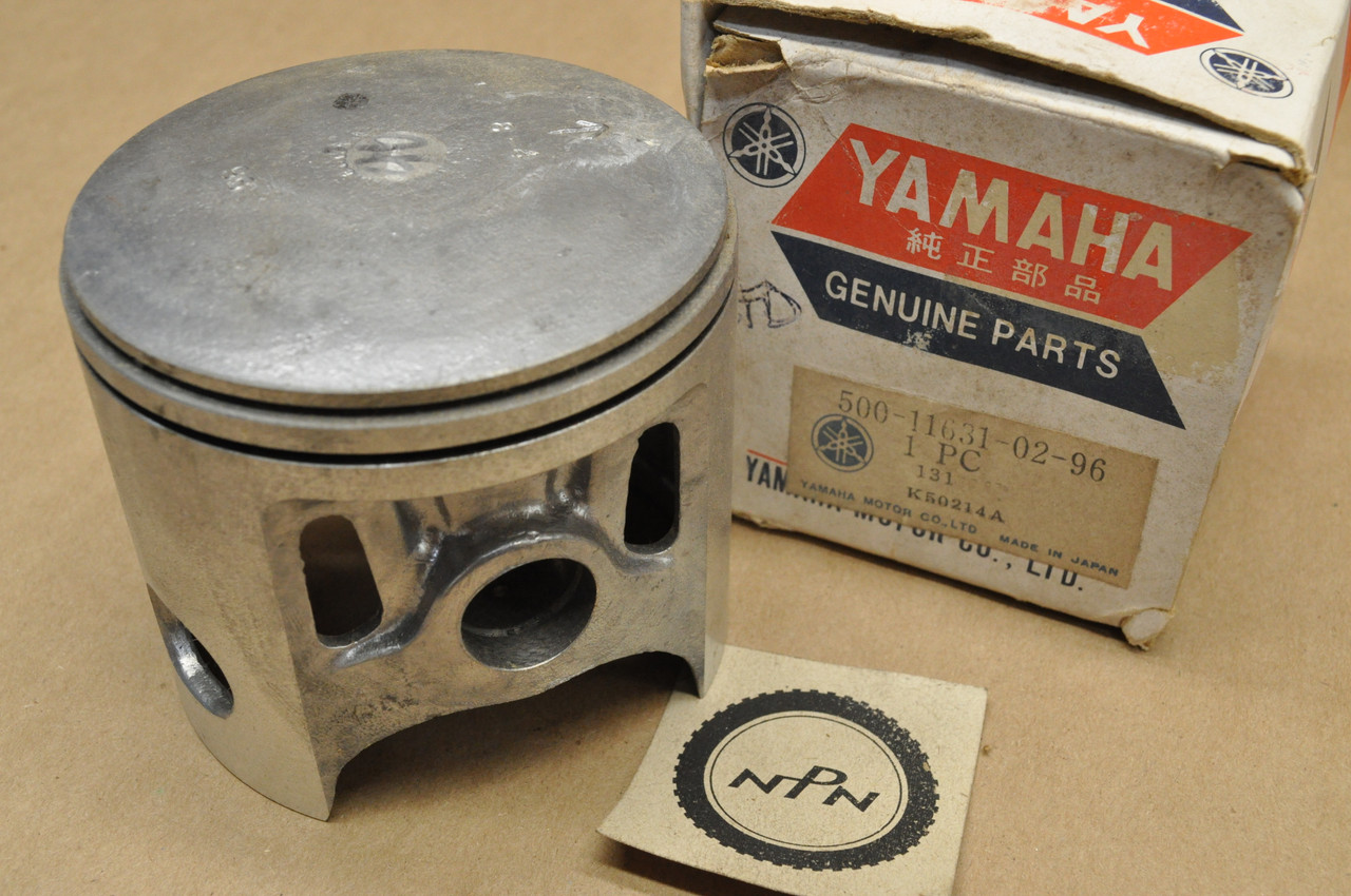 NOS Yamaha 1975-76 DT400 Standard Size Piston 500-11631-02-96