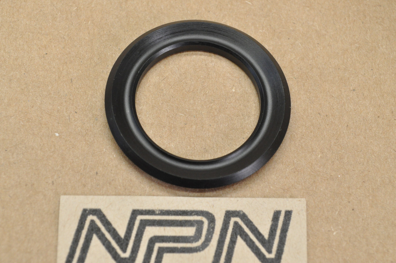 NOS Honda 1984 1986-88 TRX200 1985-87 TRX250 Kingpin Dust Seal 51217-VM5-003