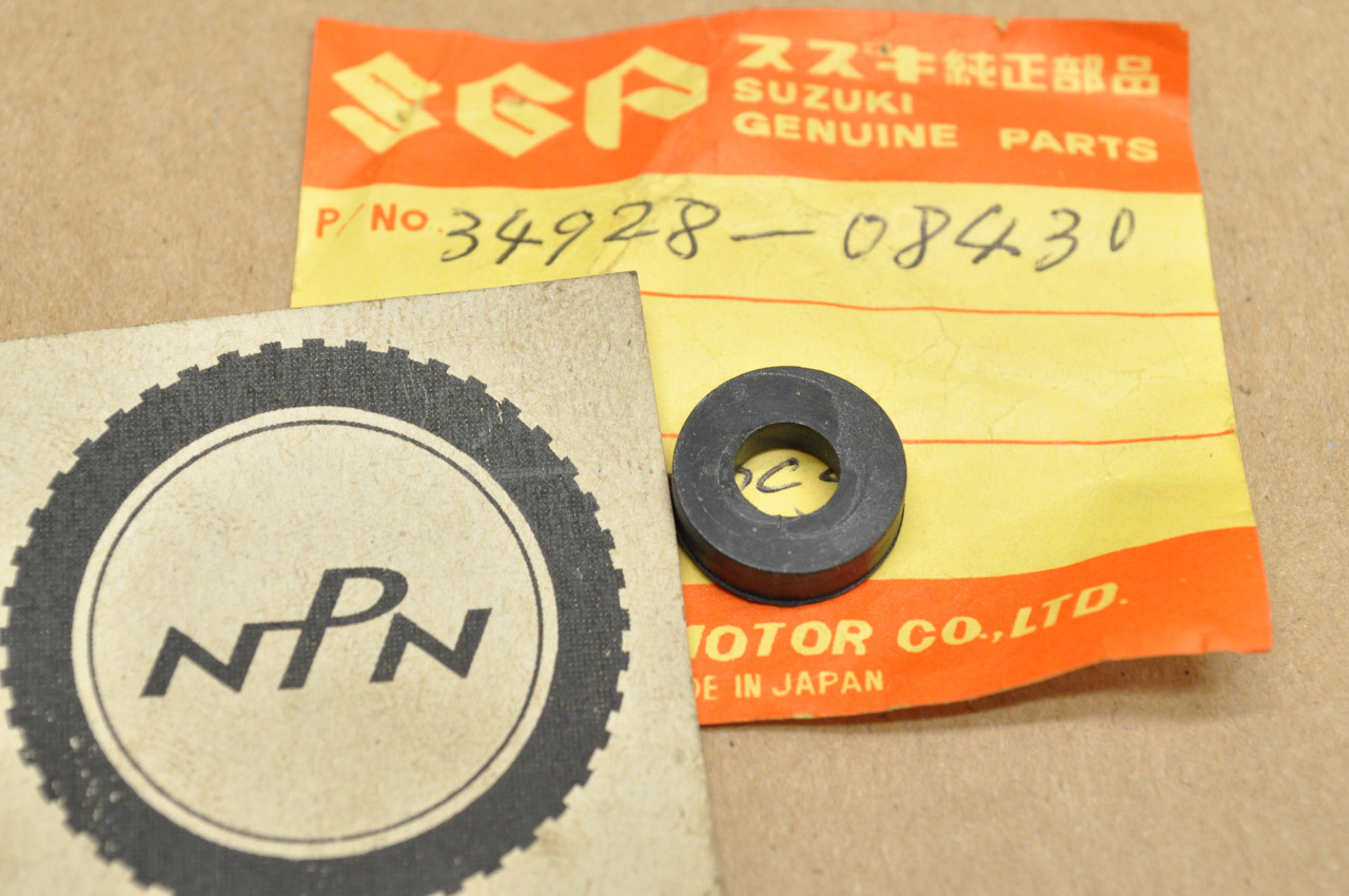 NOS Suzuki GT380 GT550 GT750 T125 TC125 TS125 TS185 Speedometer Cable Oil Seal 34928-08430
