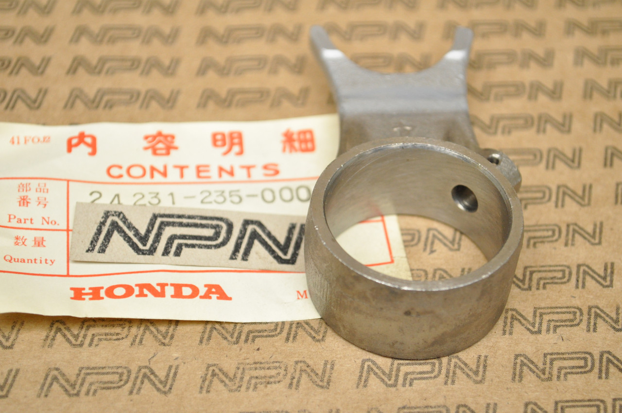 NOS Honda CB175 CB200 CL175 CL200 SL175 Center Gear Shift Fork 24231-235-000