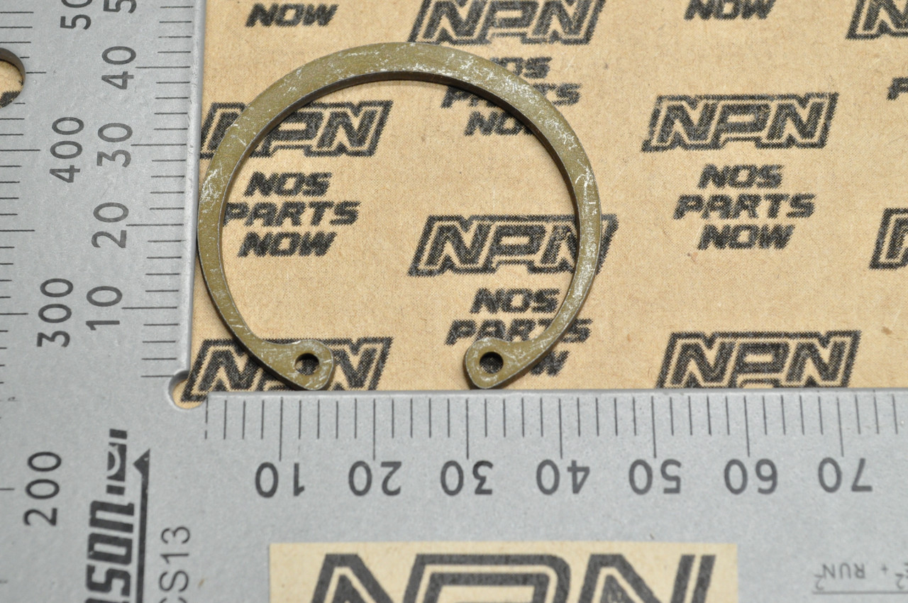NOS Suzuki GSX-R1100 GSX-R750 GSX600 GSX750 RM125 RM250 Gear Circlip 08331-41426