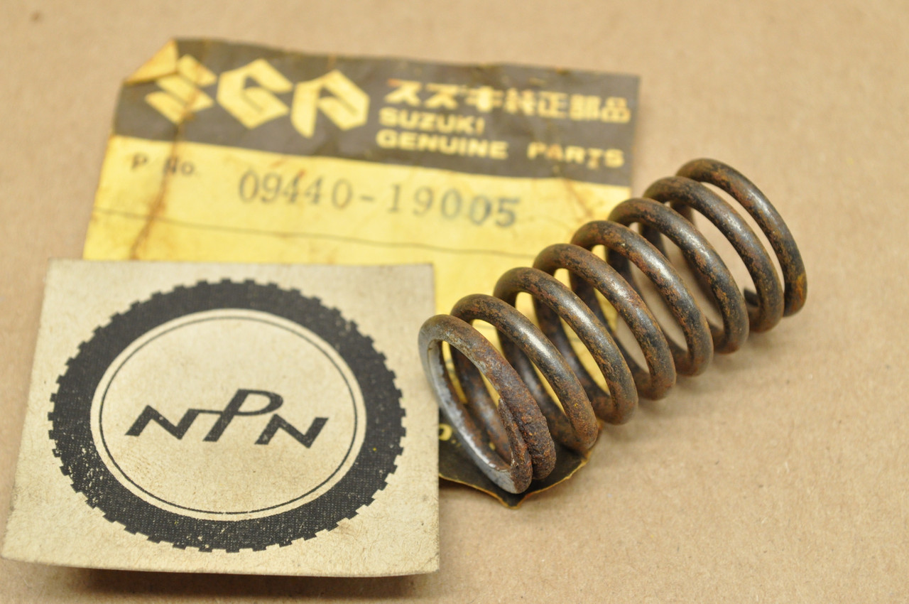 NOS Suzuki 1973-77 GT250 1972 T250 Clutch Spring 09440-19005