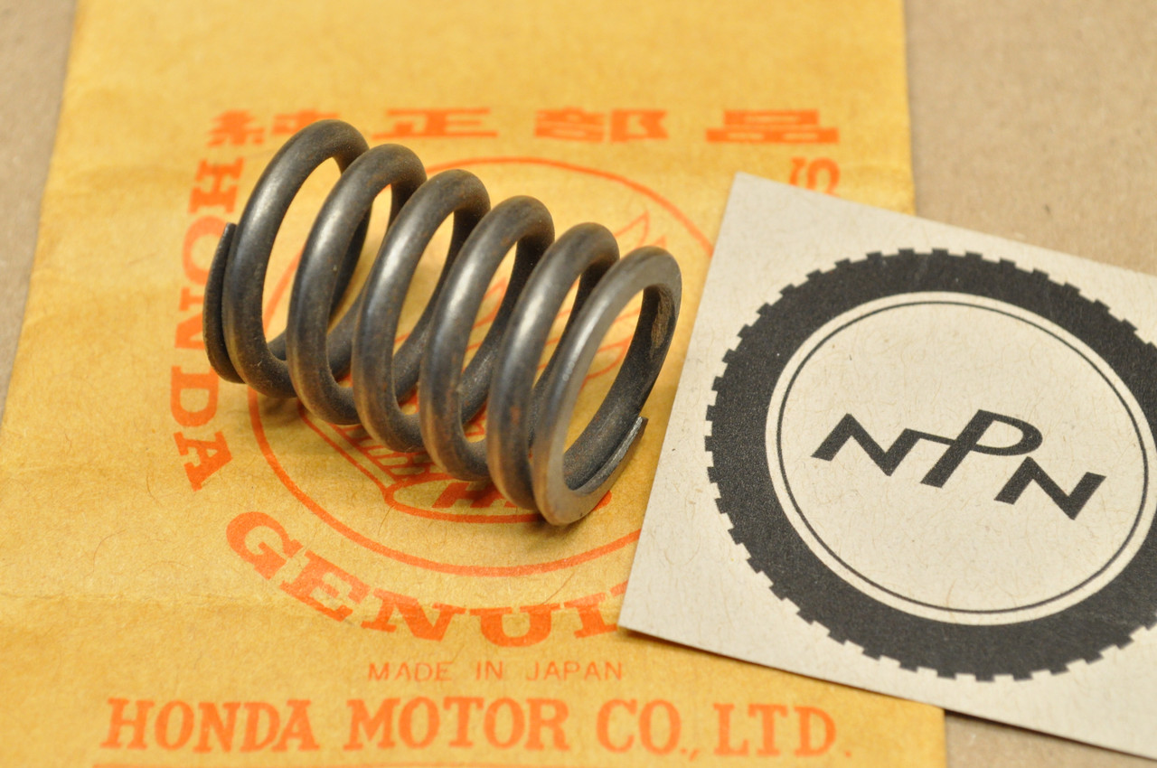 NOS Honda C70 M S65 Valve Spring 14751-035-000