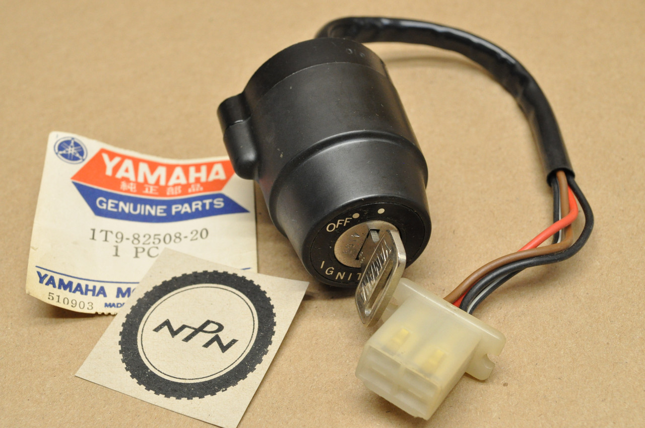 NOS Yamaha 1977 DT100 Main Ignition Switch & Key 1T9-82508-20