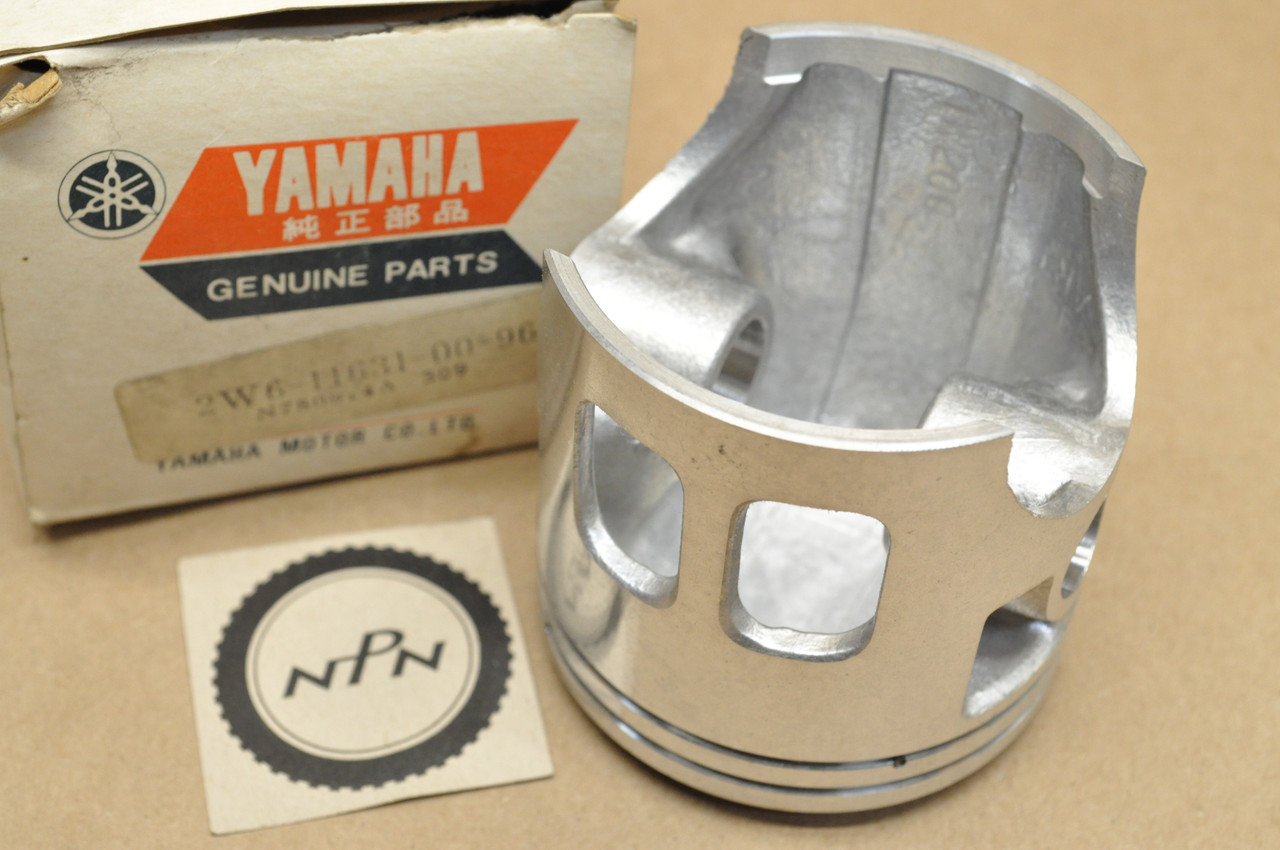 NOS Yamaha 1979-81 IT175 Standard Size Piston 2W6-11631-00-96