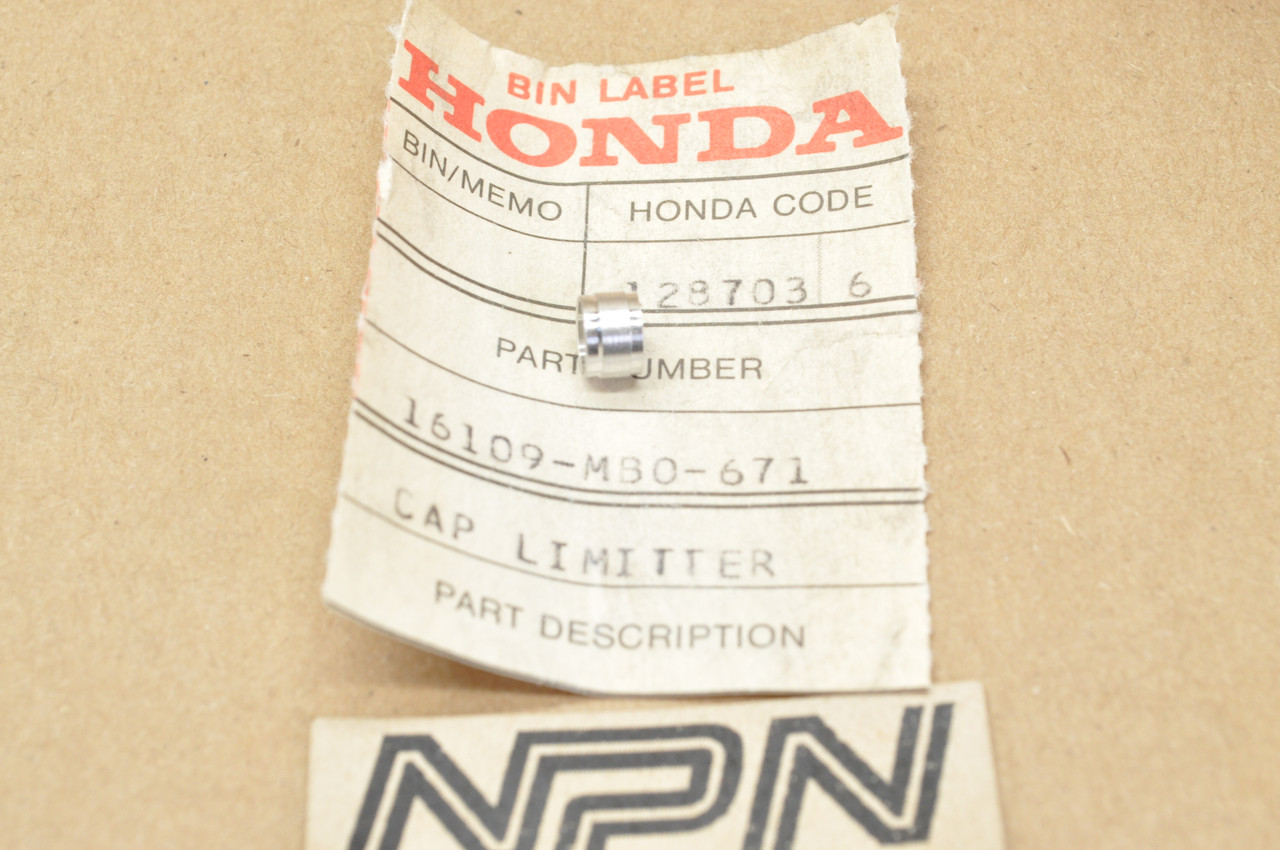 NOS Honda 1986-87 GL1200 Gold Wing Carburetor Set Screw Cap 16109-MB0-671