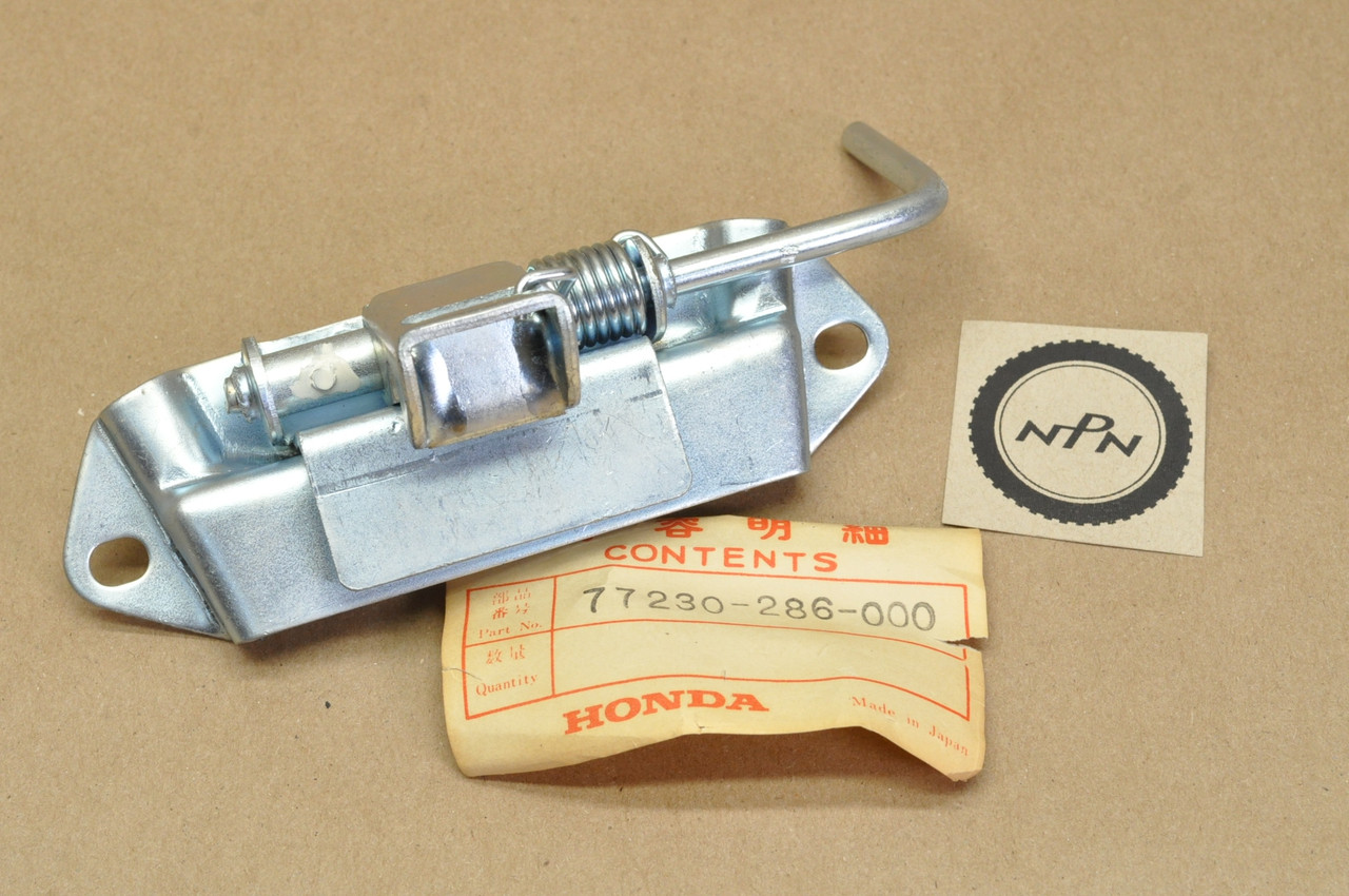 NOS Honda CB350 K0-K2 CL350 K0-K2 SL350 K0 Seat Latch Catch 77230-286-000