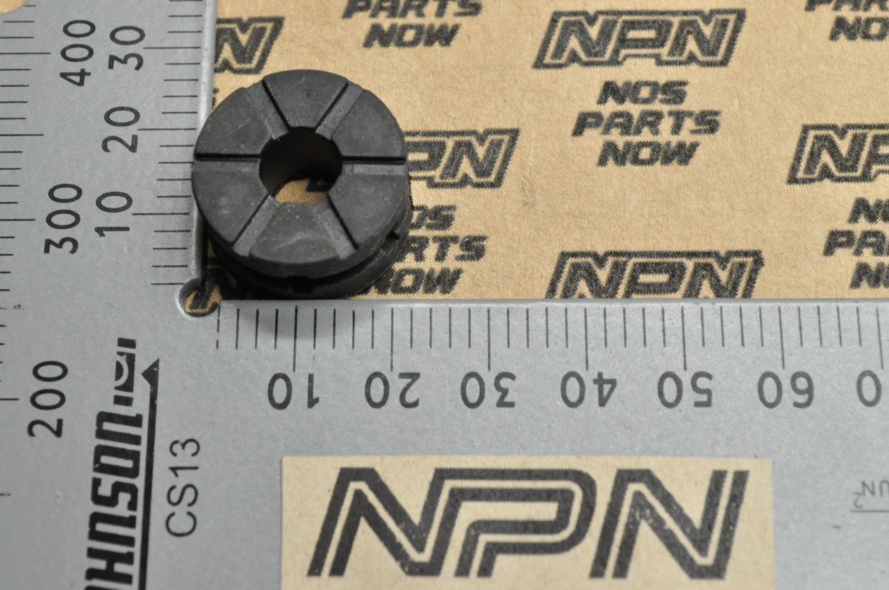 NOS Honda 1977 CT125 1977-78 XL100 XL125 Rear Fender Mount Rubber 80106-382-770