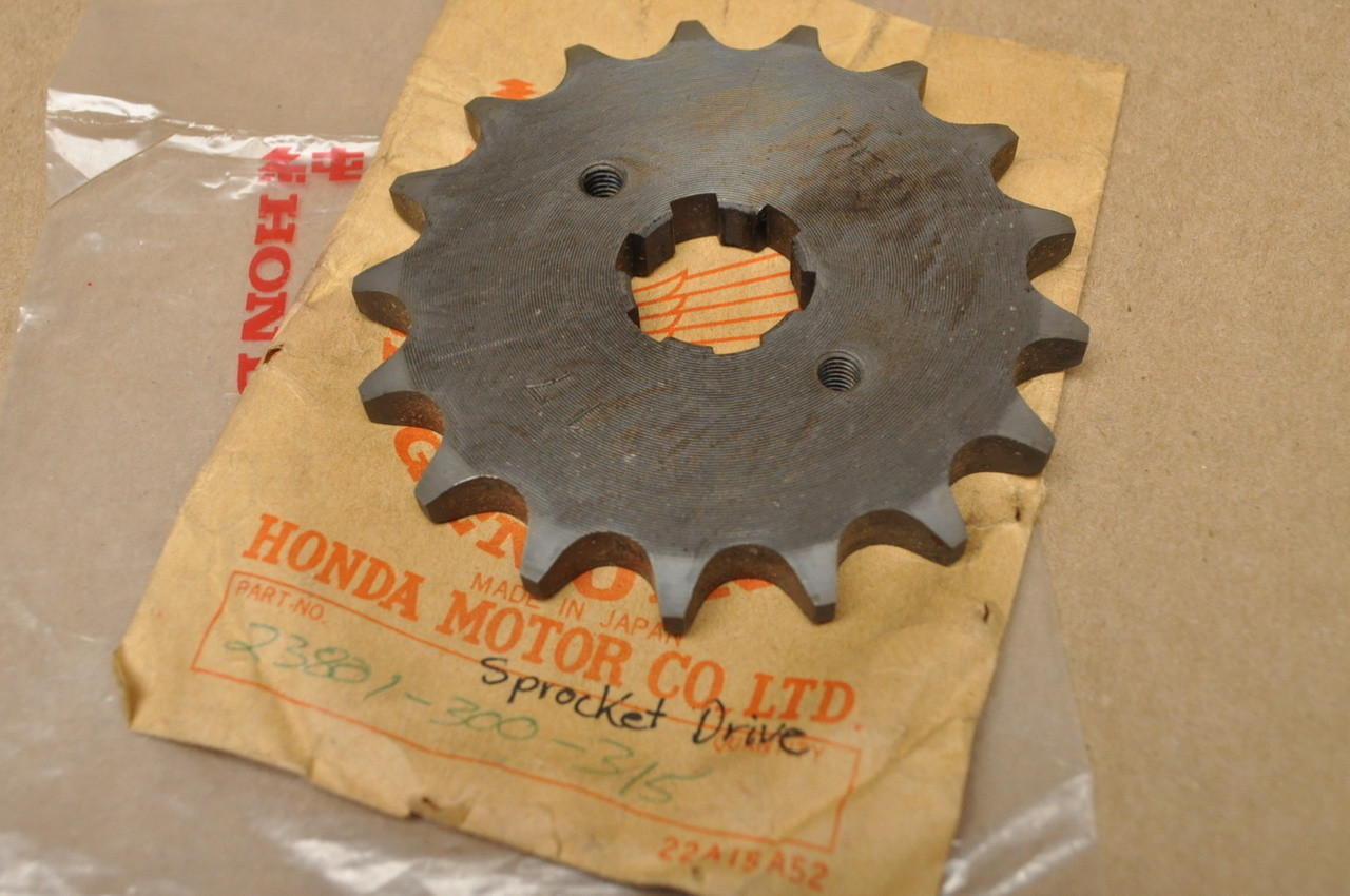 NOS Honda CB750 CL450 K0-K2 Front Chain Drive Sprocket 17T 23801-300-315