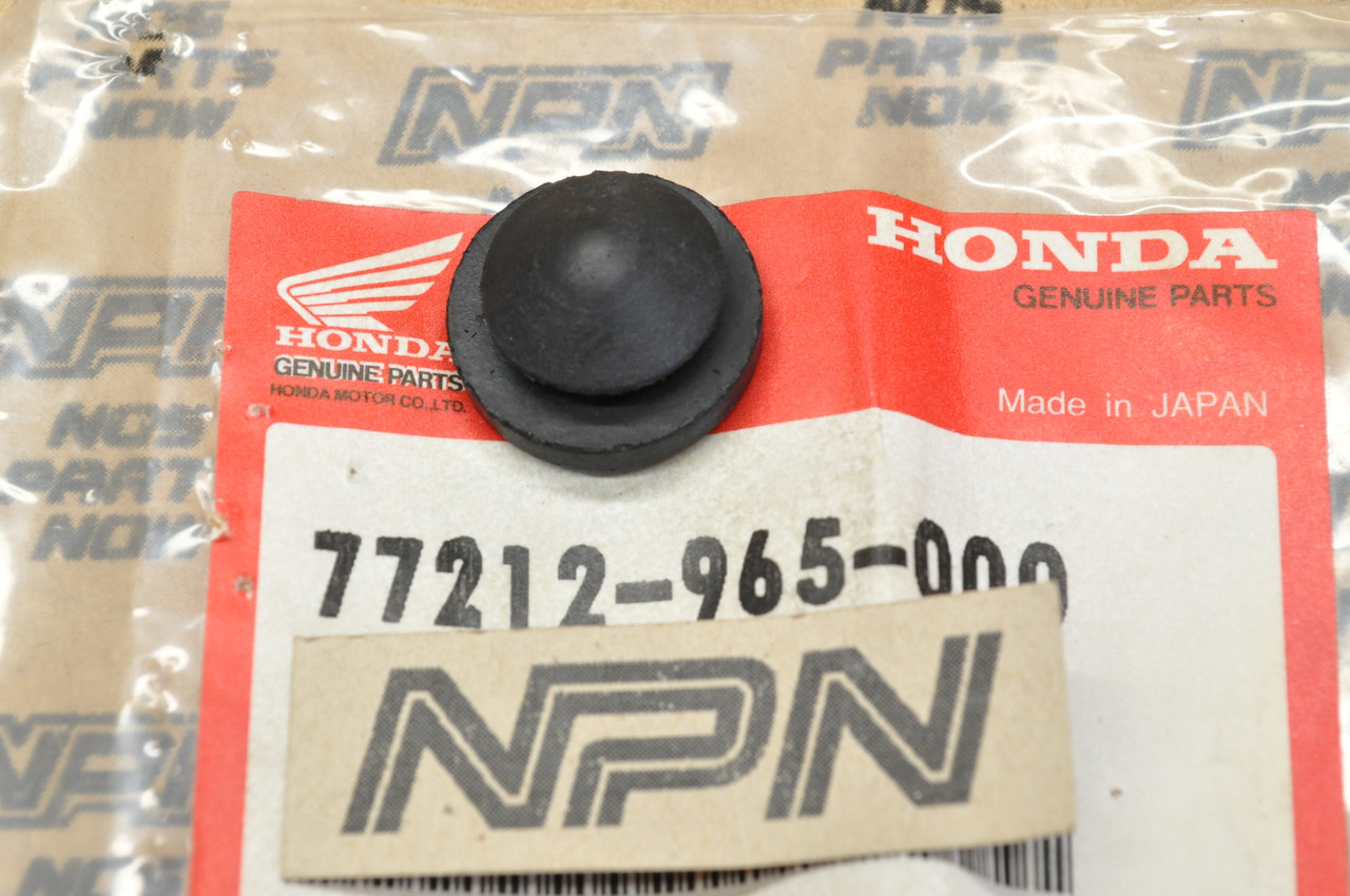 NOS Honda 1984-85 ATC200 X 1983-84 ATC250 R Seat Side Rubber 77212-965-000