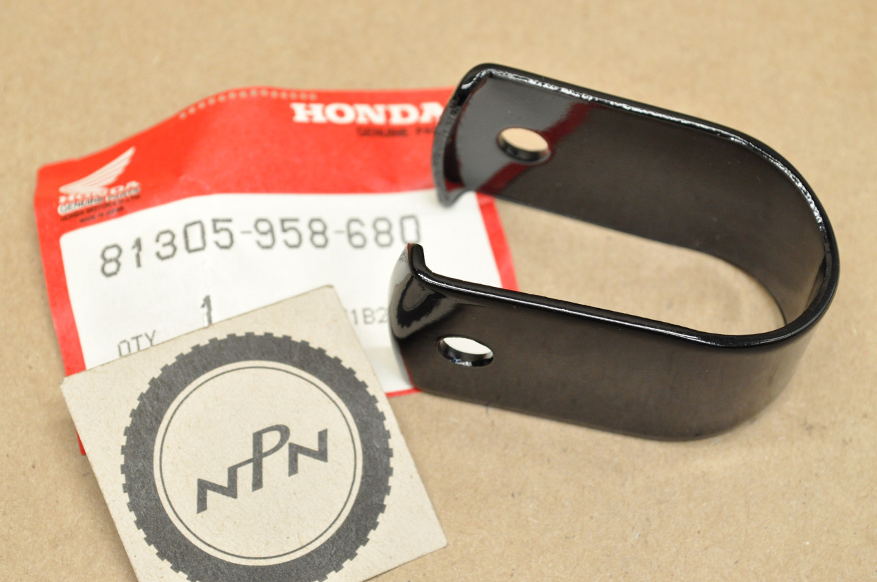 NOS Honda ATC200 Big Red TRX200 TRX250 TRX350 Fourtrax Rear Carrier Rack Mount Bracket 81305-958-680