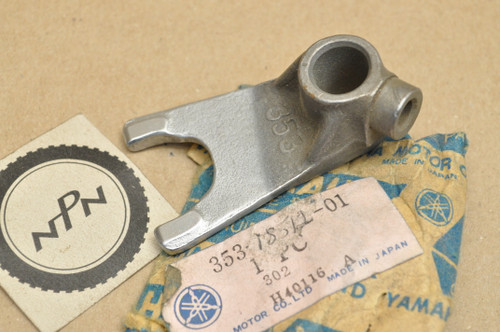 NOS Yamaha DT80 GT80 GTMX MX80 RD60 RX50 TY80 YZ80 Shift Fork 353-18512-01