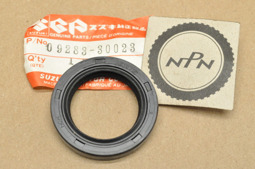 NOS Suzuki RM125 RM250 Rear Wheel Dust Seal 09283-30023