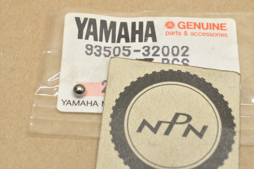 NOS Yamaha AT1 DT1 DT400 GT80 MX100 MX250 RD250 RT1 RZ350 YZ80 Ball Bearing 93505-32002