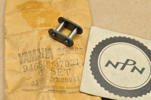 NOS Yamaha FJ600 FZ600 FZ750 FZR1000 FZX700 VMX12 YX600 Chain Joint 94680-37021