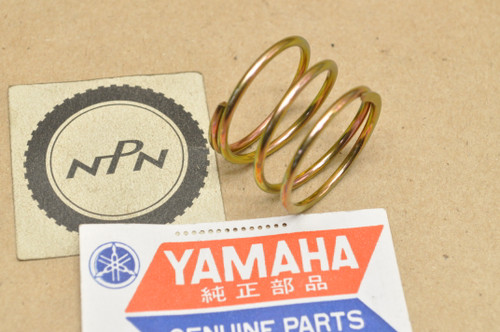 NOS Yamaha FJ1200 FZ750 FZR1000 FZX700 XJ700 XJ900 XS400 YX600 Spring 90501-20422