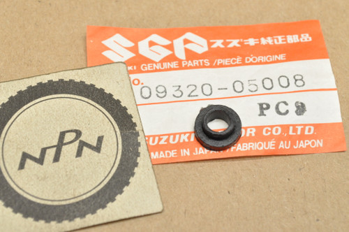 NOS Suzuki DR650 GS1000 GS1100 GS450 GS550 GS650 GS750 GSXR50 Cushion 09320-05008