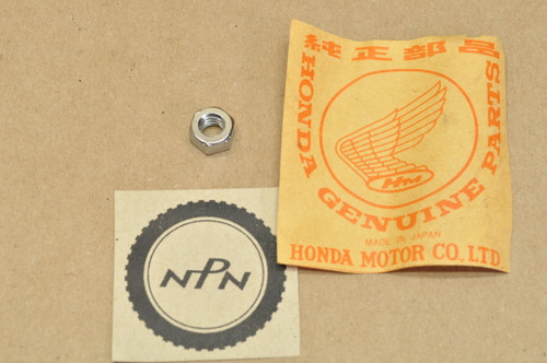 NOS Honda CR125 M MT125 K0-1976 XL100 1976 Nut 94001-06220