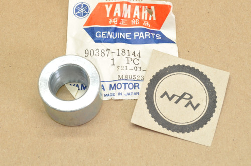 NOS Yamaha DT100 HS1 LS2 MX100 RT100 RS100 YCS1 YLCM Collar 90387-18144