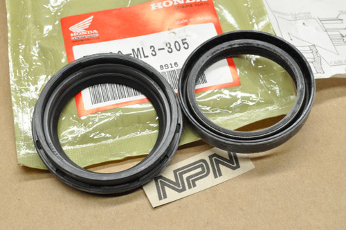 NOS Honda 1992-93 CR125 R 1992-94 CR250 CR500 Front Fork Seal Set 51490-ML3-305