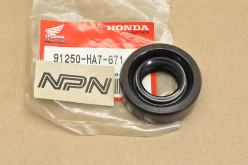NOS Honda 1986-87 TRX350 1987-89 TRX350 D Fourtrax Dust Seal 91250-HA7-671