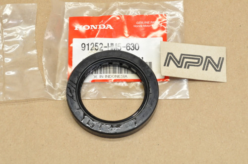 NOS Honda TRX200 TRX300 Fourtrax Rear Brake Panel Dust Seal "B" 91252-HM5-630