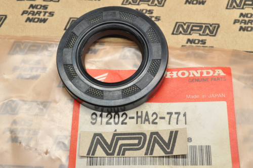 NOS Honda ATC250 R CR250 R TRX250 R Right Crank Case Oil Seal 91202-HA2-771