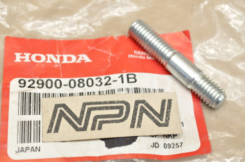 NOS Honda 1978-79 XL250 S Cylinder Stud Bolt 8x32 92900-08032-1B