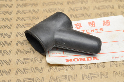 NOS Honda CB350 CB450 CB500 CB750 CX500 GL1000 Cylinder Boot 45522-300-010