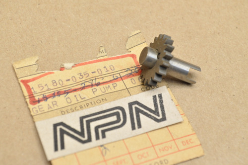 NOS Honda S65 Oil Pump Drive Gear 15180-035-010