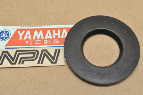 NOS Yamaha RD400 TX650 TX750 XS1 XS1100 XS2 XS650 XS750 Oil Seal 93104-27026