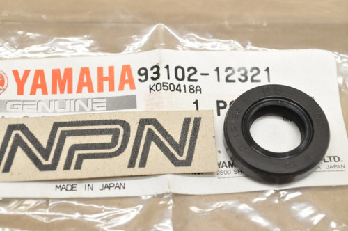 NOS Yamaha DT250 IT250 R5 RD350 TR3 TX500 XJ700 XS850 YZ80 Oil Seal 93102-12321