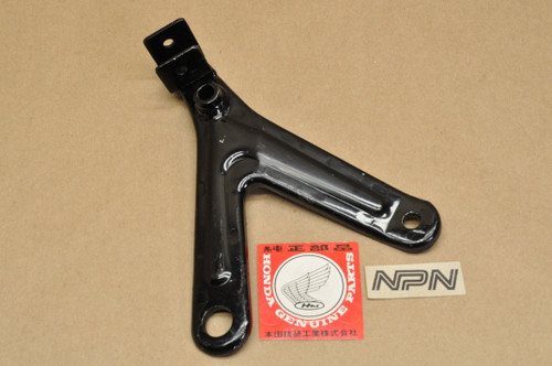 NOS Honda CB160 CL160 Left Foot Peg Mount Bracket Arm 50721-216-000