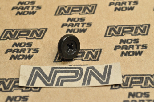 NOS Honda 1983-87 ATC200 X Gas Tank Air Guide Pan Screw 90101-965-000