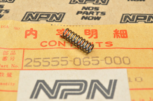 NOS Honda ATC70 C70 CL70 CT70 SL70 TRX70 XR70 Z50 Oil Guide Spring 25555-065-000