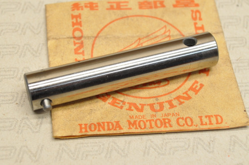 NOS Honda ATC110 ATC90 CT90 Sub Transmission Counter Shaft 23900-053-000