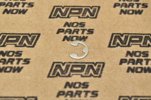NOS Honda ATC200 E ATC200ES CB500 CB550 CR250 TRX200 Circlip 90601-816-000