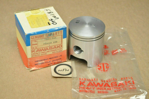 NOS Kawasaki 1971-72 F8 Bison 1971 F81 M Standard STD Piston 13001-046