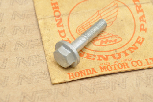 NOS Honda CB450 Oil Filter Cap Bolt 90046-283-000