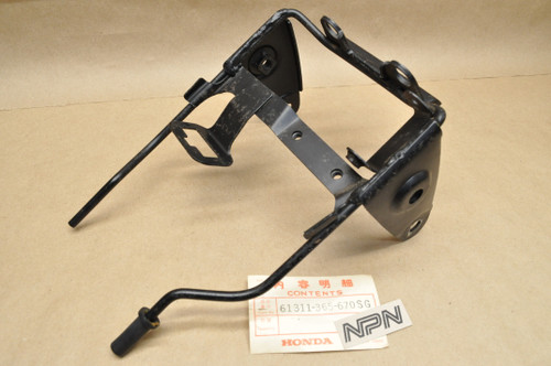 NOS Honda XL125 K0-K1 Head Light Case Bucket Mount Stay Bracket 61311-365-670 SG