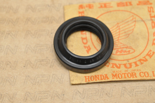 NOS Honda C200 CB125 CT90 MB5 XL100 XL80 XR100 XR80 Oil Seal 91252-030-005