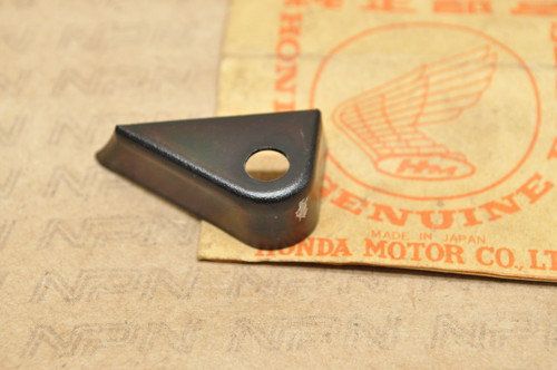 NOS Honda VT1100 C VT500 C VT700 C VT750 C VT800 C Stay Cover 37253-ME9-009